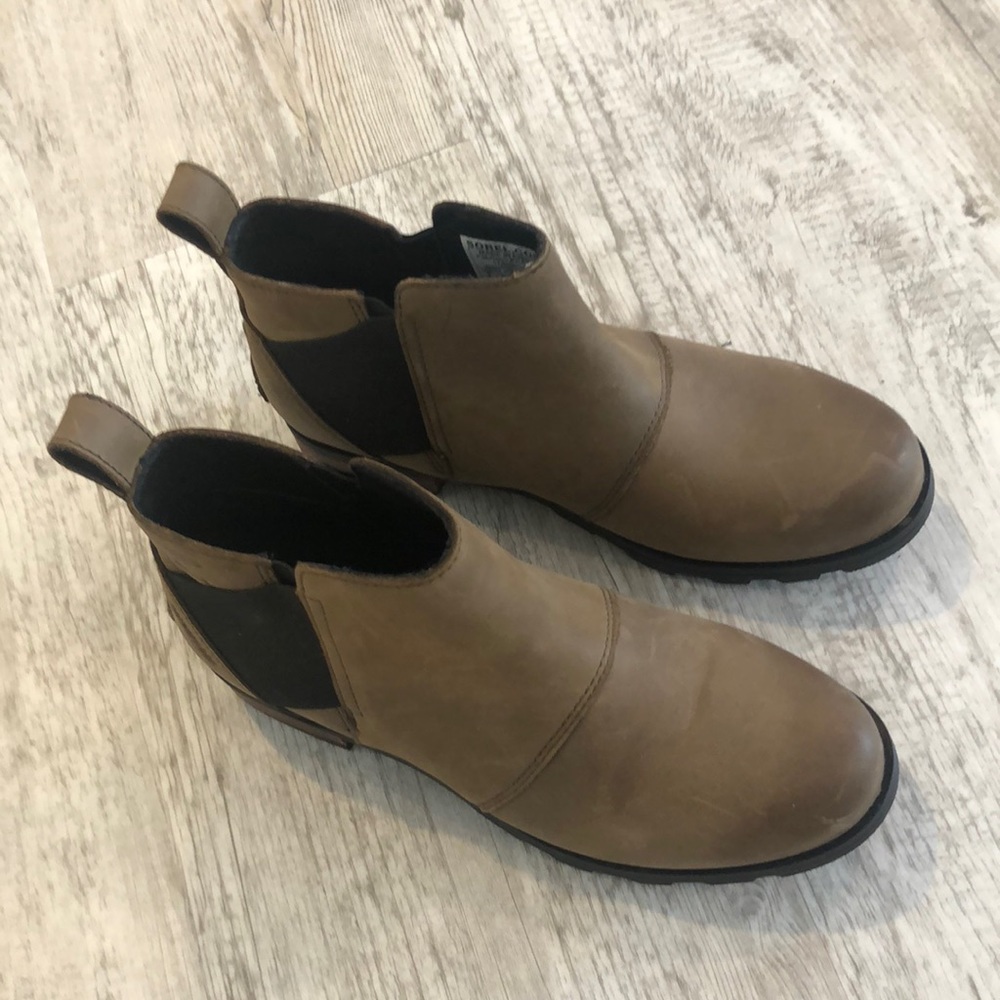 Women’s Sorel sz 6 booties